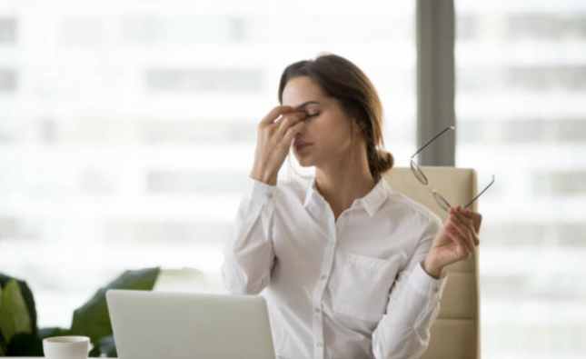 Bienestar visual: 8 consejos para cuidar tus ojos en la oficina